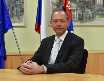 Fialova vláda bude mít dva nové členy, Pavel jmenuje ministry Vlčka a Kulhánka