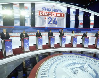 Většina kandidátů v republikánské debatě uvedla, že by podpořila Trumpa