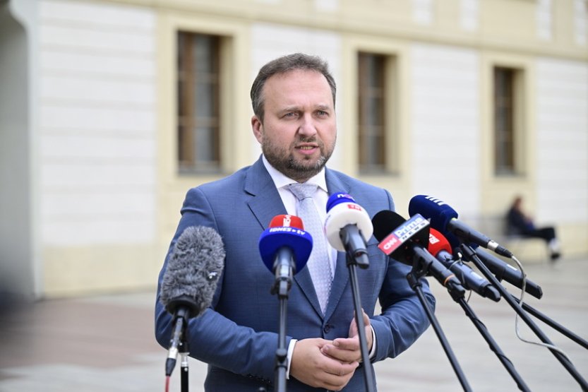 Jurečka navrhne politikům růst platů o 6,9 pct