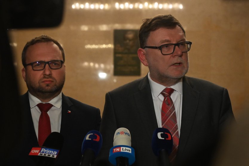 Stanjura má návrh na růst platů politiků o 6,9 % za rozumný a přijatelný