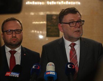 Stanjura má návrh na růst platů politiků o 6,9 % za rozumný a přijatelný
