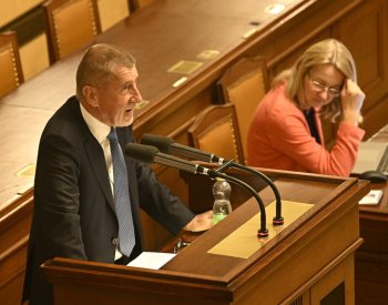 Poslanci ANO požádali o svolání schůze Sněmovny k platům vrcholných politiků
