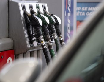 Paliva v Česku dál zdražila, nafta od začátku srpna téměř o čtyři koruny