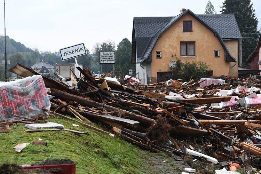Prvních 19 obcí zasažených povodněmi dostalo od státu zhruba 136 milionů