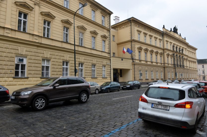 Odboráři uspořádají kvůli platům protest před ministerstvem spravedlnosti
