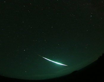 Ve čtvrtek byl i z Česka vidět bolid nad Rakouskem, vědci hledají jeho zbytky