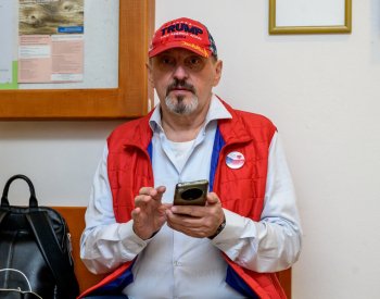 Zítko poprvé dorazil k soudu v Chomutově bez eskorty, přišlo i pár stoupenců