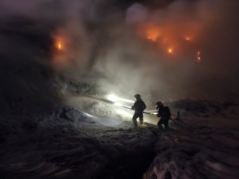 Hasiči lokalizovali požár na skládce odpadu u Litvínova
