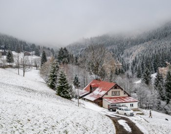 Česko čeká tento týden zimní ráz počasí, sněžit bude i v nížinách