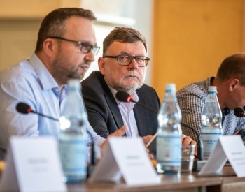 ŽIVĚ: TK po setkání členů vlády se zástupci samospráv postižených povodněmi v Olomouckém kraji