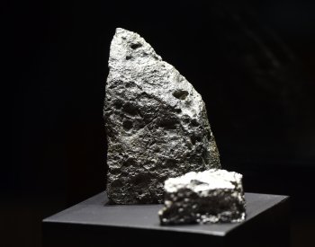 Tým s účastí českých vědců odhalil původ většiny meteoritů dopadajících na Zemi
