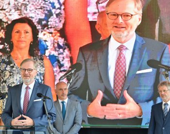 Fiala: Zlevňují máslo i cukr, zlevnit musí i jiné potraviny, zisk firem je velký