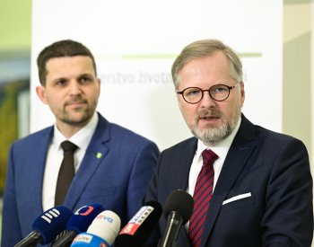 ŽIVĚ: TK premiéra Fialy a ministra Hladíka k obchodování s emisními povolenkami