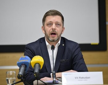 Vláda připravuje program ke snížení násilí na dětech