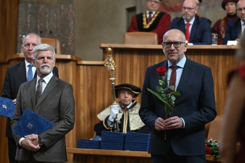 Bek by s prezidentem Pavlem mohl řešit financování nepedagogů i novely zákonů