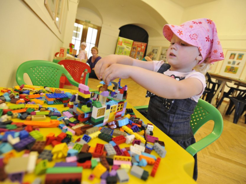 Od září se bude prodávat Lego s výstupky ve tvaru čísel v Braillově písmu