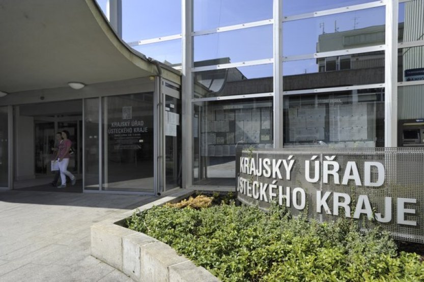Kraje svou úlohu plní jen zčásti, míní brněnský politolog Pink