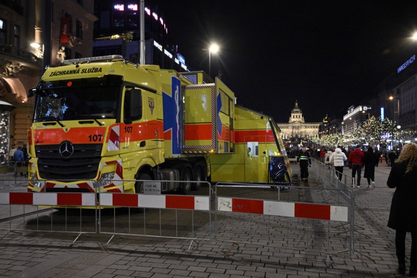Záchranáři o silvestru posílí služby, v centru Prahy bude i Golem