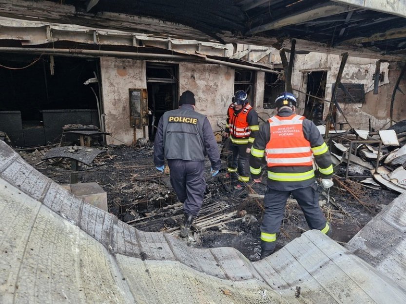 Policie vyšetřuje požár ústecké pizzerie pro podezření z obecného ohrožení