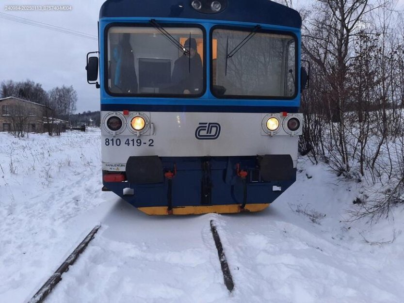 U stanice Rybniště na trati ve směru na Děčín a Varnsdorf vykolejil osobní vlak