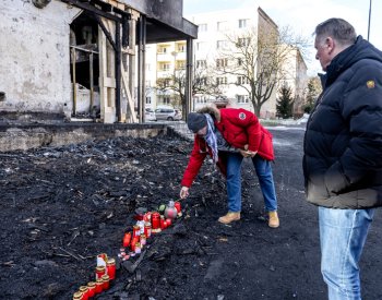 Po požáru v Mostě budou kontroly topidel, identifikace obětí pokračuje