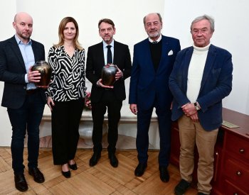Urny s ostatky manželů Kunderových se vrátily do Brna