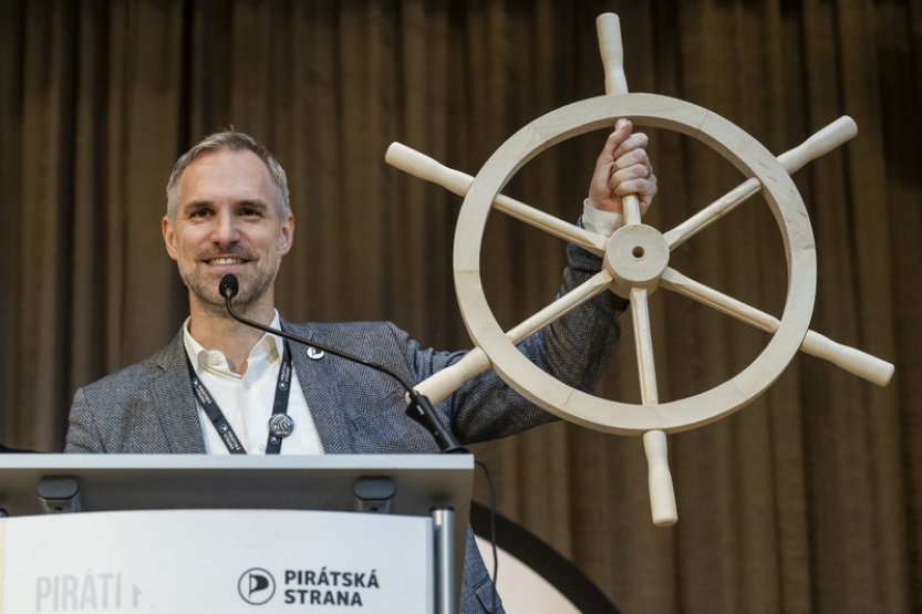 Předseda strany Hřib přijal nominaci na celostátního volebního lídra Pirátů