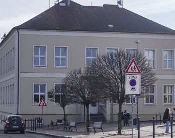 Žák ZŠ, který chtěl vystřelit na učitelku, je v diagnostickém ústavu