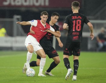 Twente se Sadílkem v sestavě utrpělo v Konferenční lize debakl s Fenerbahce