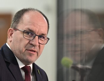 Výborný: Vláda nechce zavést emisní povolenky na vytápění budov