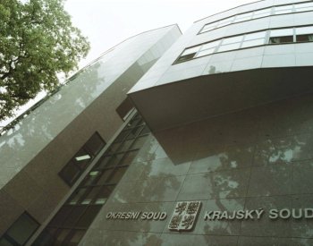 Soud v Liberci v kauze zneužívání dívek uložil muži 10,5 roku vězení