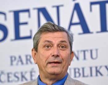 Senát bude rozhodovat o navýšení platů vrcholných politiků