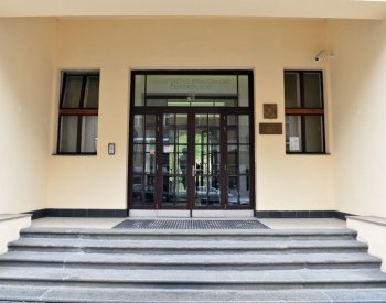 Ministerstvo spravedlnosti propustilo zaměstnance stíhaného za zbití žen