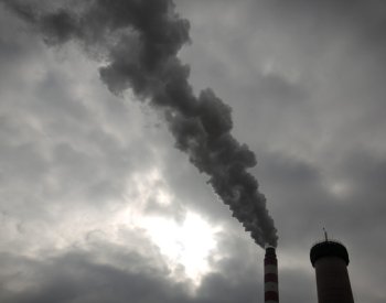 Spolek Klimatická žaloba se obrátil na ÚS, žádá kroky ke snížení emisí
