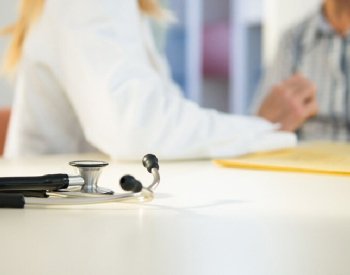 Nemocenské pojištění bylo loni po letech schodků v přebytku