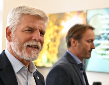 Pavel bude jednat s Asociací krajů o převodu financování nepedagogů