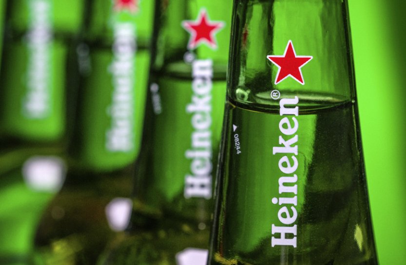 Nizozemský pivovar Heineken se úplně stáhl z Ruska, byznys tam prodal za euro