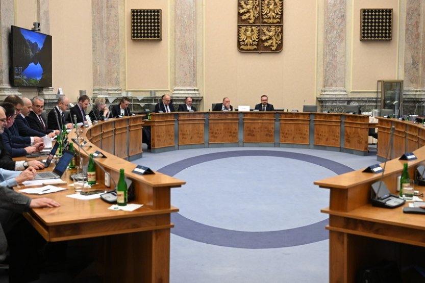 Tripartita bude jednat o financování nepedagogů či povolenkách