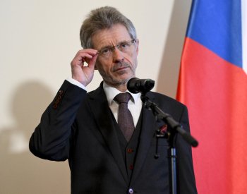 Vystrčil: Senátoři se pokusí připravit zákon s nastavením platů politiků