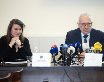 Ministr Bek a šéfka Cermatu představí analýzy přihlášek na střední školy