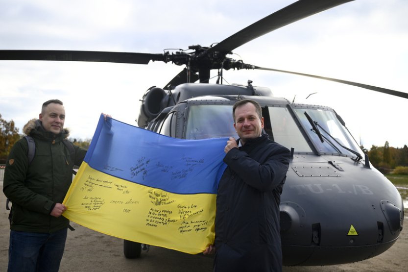 Iniciativa Dárek pro Putina vybrala 70 milionů na bojový vrtulník pro Ukrajinu
