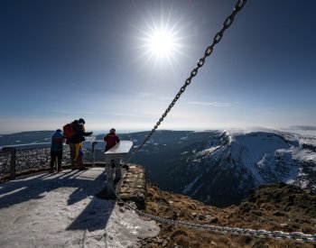 Česko má za sebou další den s teplotními rekordy, bylo až 21,5 stupně