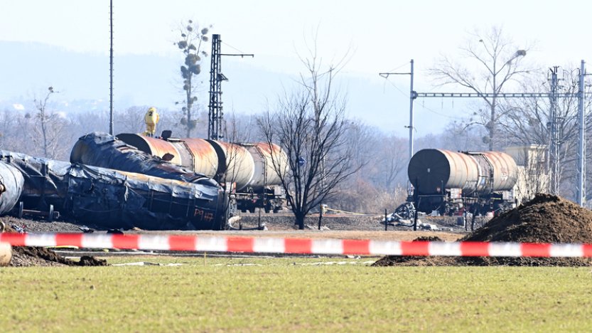 Hasiči v Hustopečích pokračují v čistění cisteren, zbývá jich dočistit pět z 12
