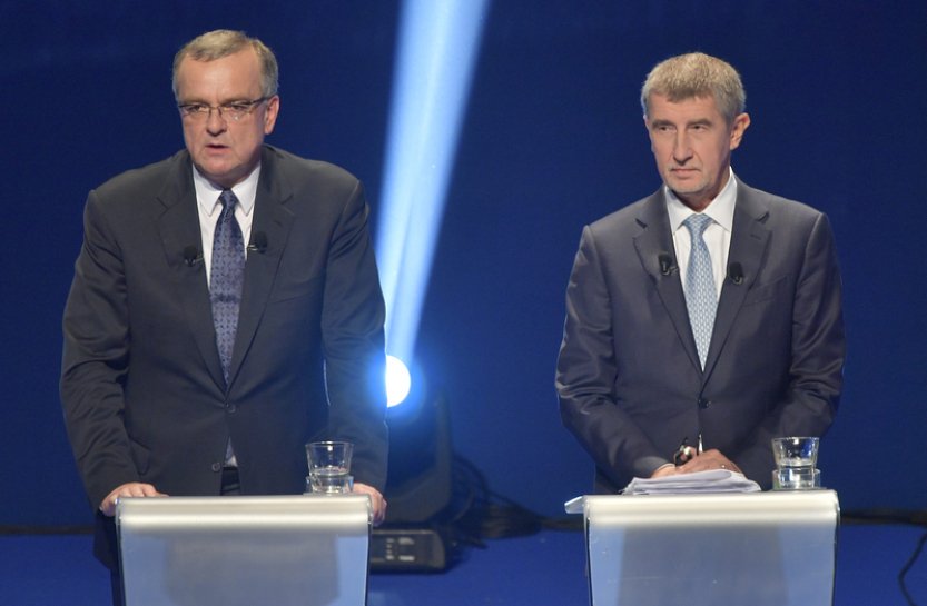 ÚS vyhlásí, jak rozhodl o stížnosti Babiše, jenž se musel omluvit Kalouskovi