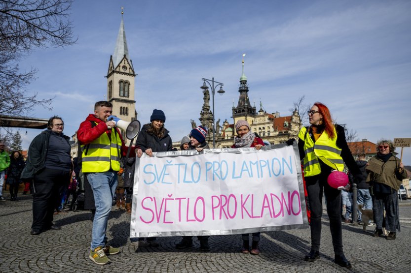Na shromáždění pro podporu umělecké svobody Divadla Lampion zasahovali strážníci