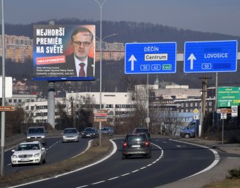 Dohledový úřad odložil podnět ohledně billboardů hnutí ANO s premiérem Fialou