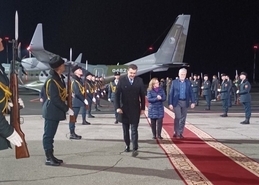 Prezident Petr Pavel přiletěl na návštěvu Moldavska