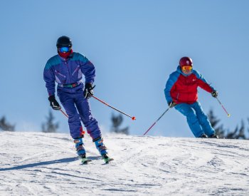 Hlavní lyžařské areály v Krkonoších dál v provozu, menší sezonu ukončily