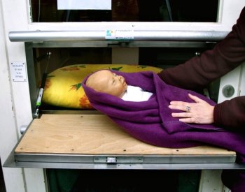 Do babyboxu v Jihlavě někdo v noci odložil chlapečka, dostal jméno František