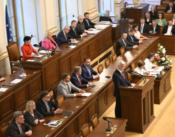 Pavel se ve středu zúčastní mimořádné schůze Sněmovny